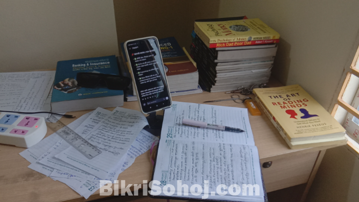 পড়ার টেবিল বা কম্পিউটার টেবিল